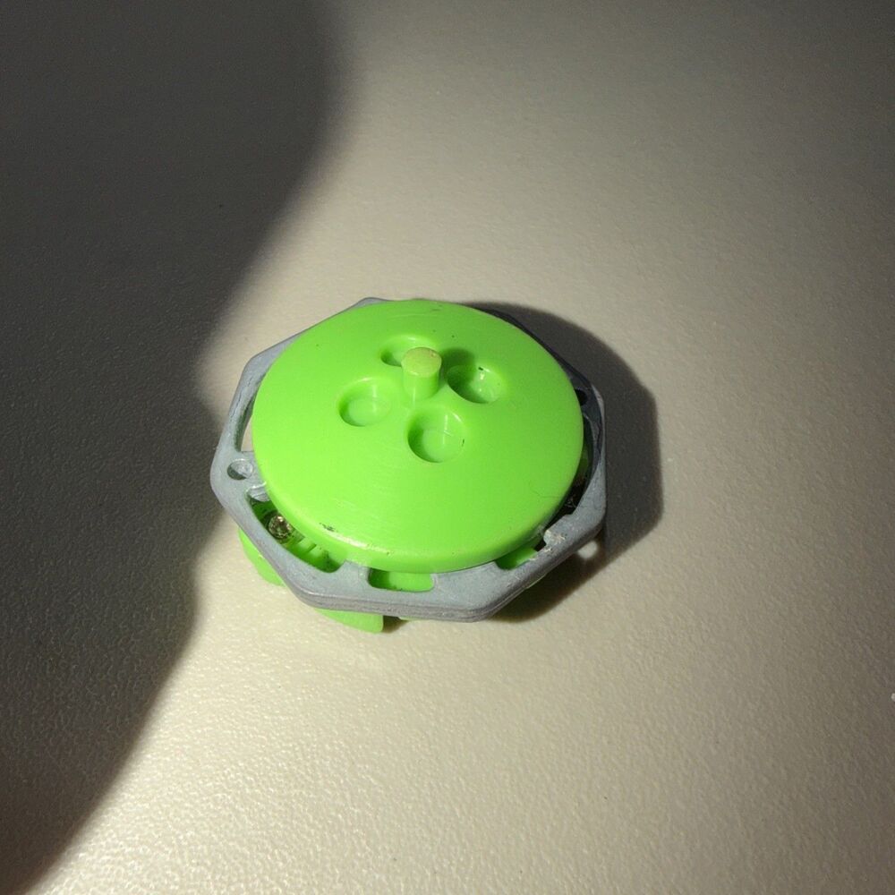 Beyblade Roller R2D2 - Picture 3 of 4